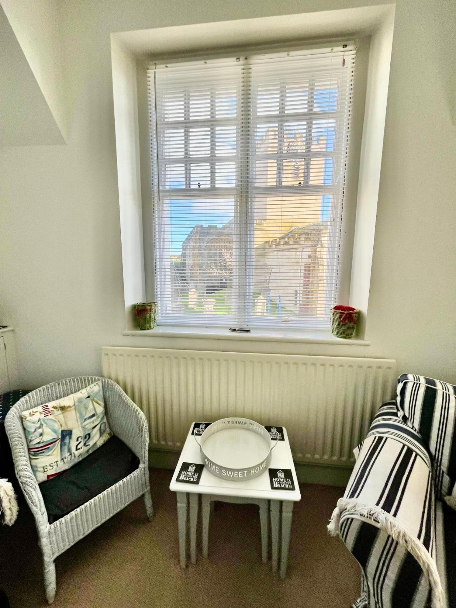 Apartamento Lyme Regis Renovated Period Seaside Flat Exterior foto